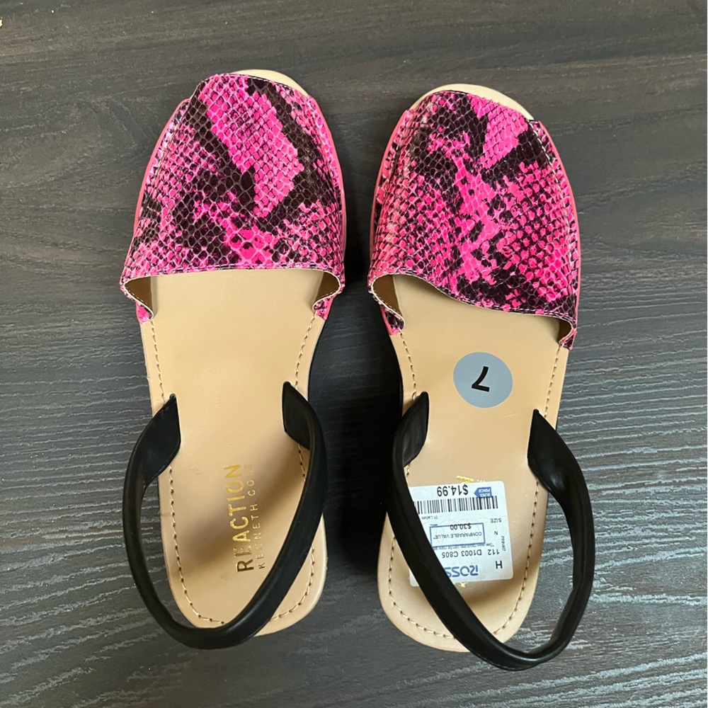 NWT Kenneth Cole Reaction sandals